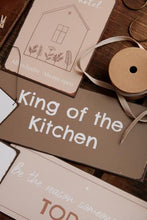 Indlæs billede til gallerivisning &quot;King of the kitchen&quot; metalskilt