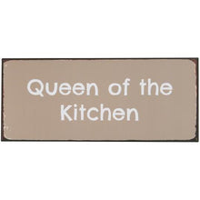 Indlæs billede til gallerivisning &quot;Queen of the kitchen&quot; metalskilt