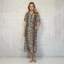 Indlæs billede til gallerivisning Caroline SS Dress 2525 - leopard