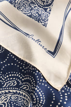 Indlæs billede til gallerivisning Culture - Banda Scarf - Blue Paisley