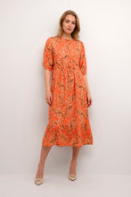 Indlæs billede til gallerivisning Cream &quot;Rosina SS&quot; kjole i fv. Exotic Orange Paisley