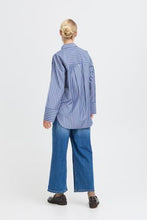 Indlæs billede til gallerivisning Byfiras flower shirt, Blue quartz mix