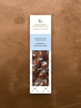 Indlæs billede til gallerivisning Karamel Kompagniet - Karamelkugler m. lakridskaramel i lys chokolade